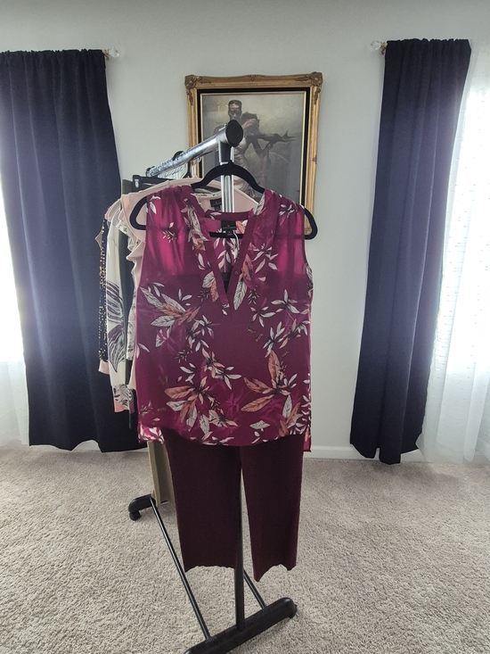& Other Stories Tops - & Other Stories Burgundy Floral V-Neck Sleeveless Camisole